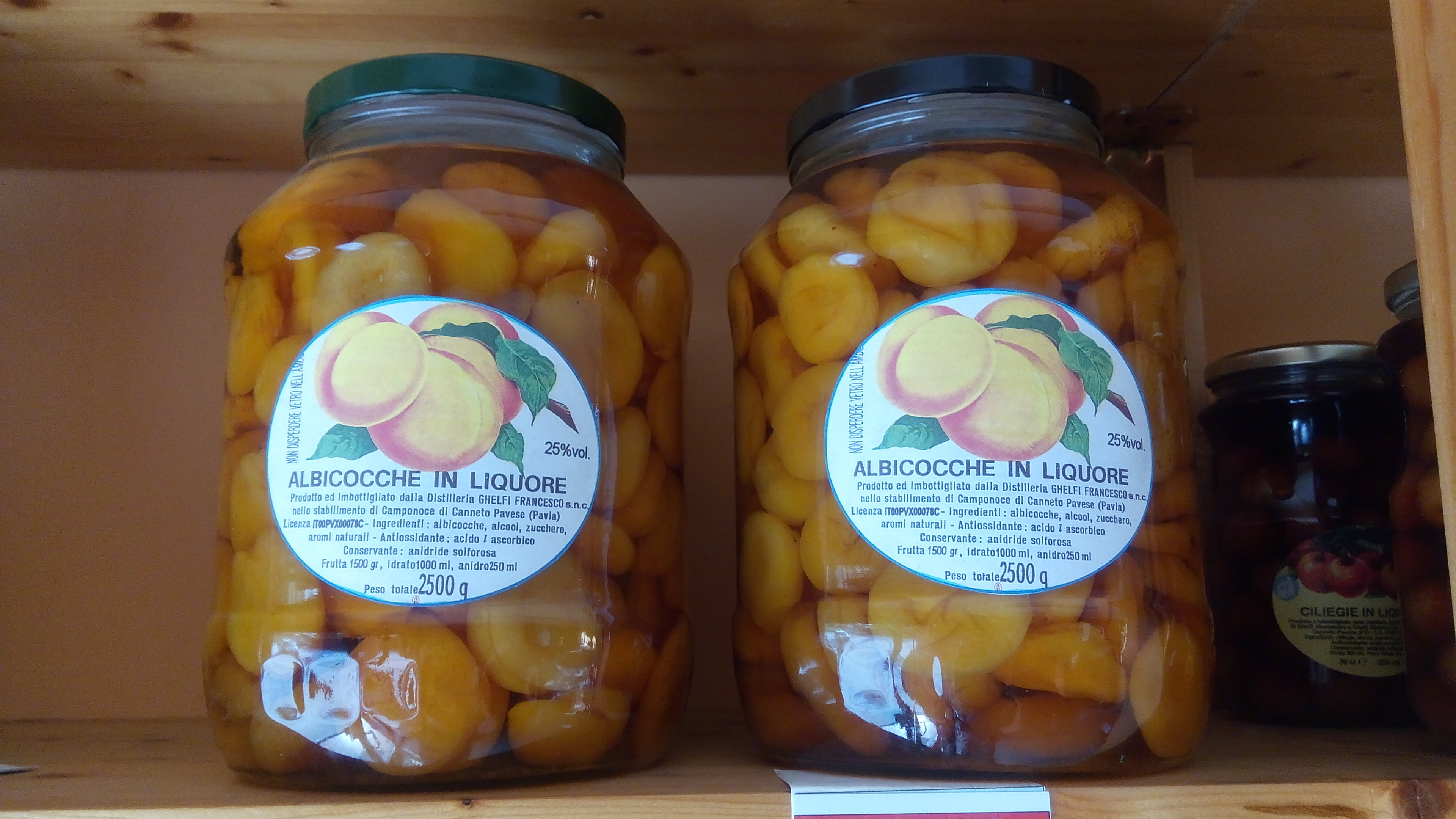 Albicocche in liquore
